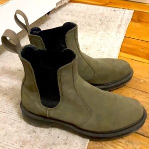 Doc martens size 8 women’s  size 7 men’s